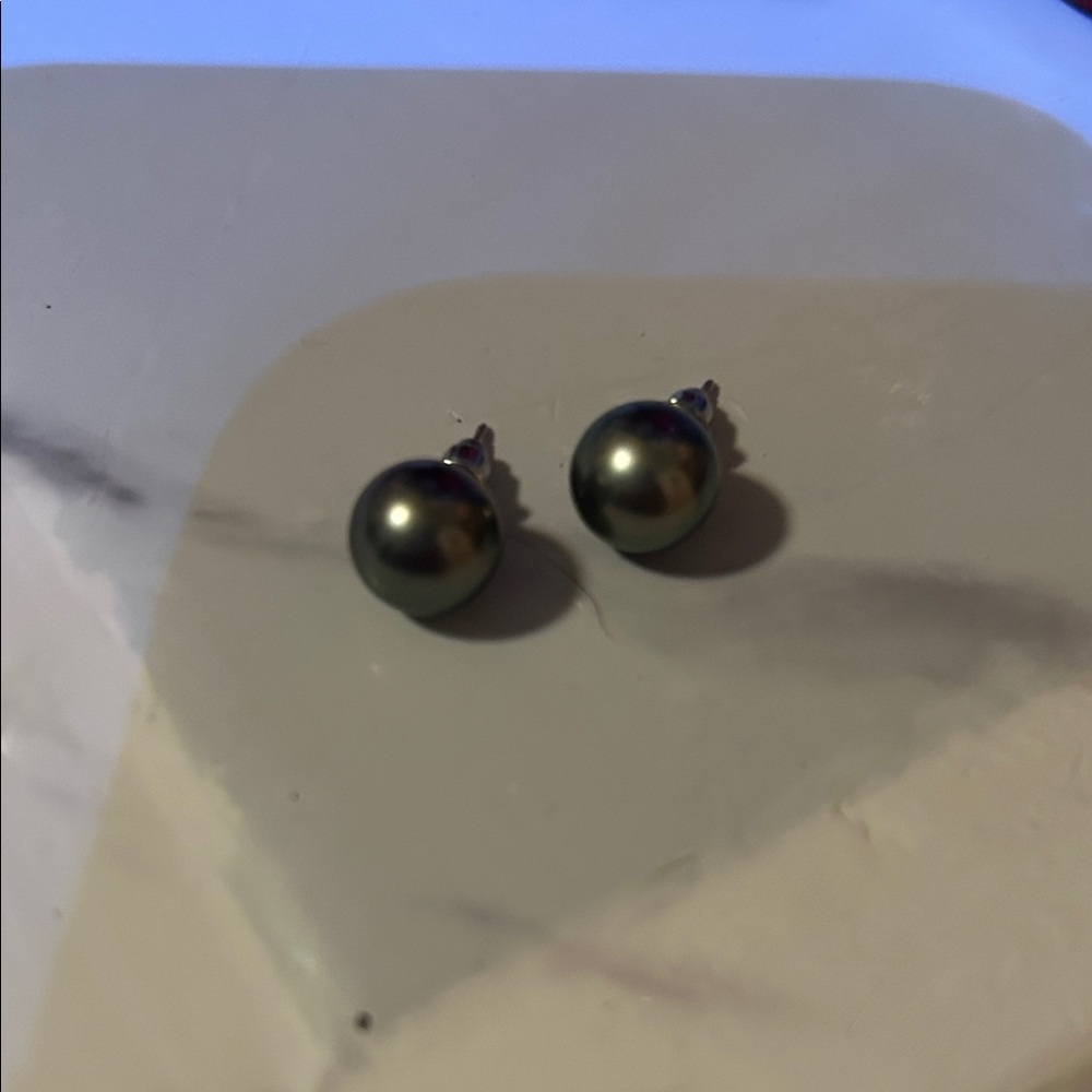 Classic Black Pearl Stud Earrings - Timeless Women Jewelry